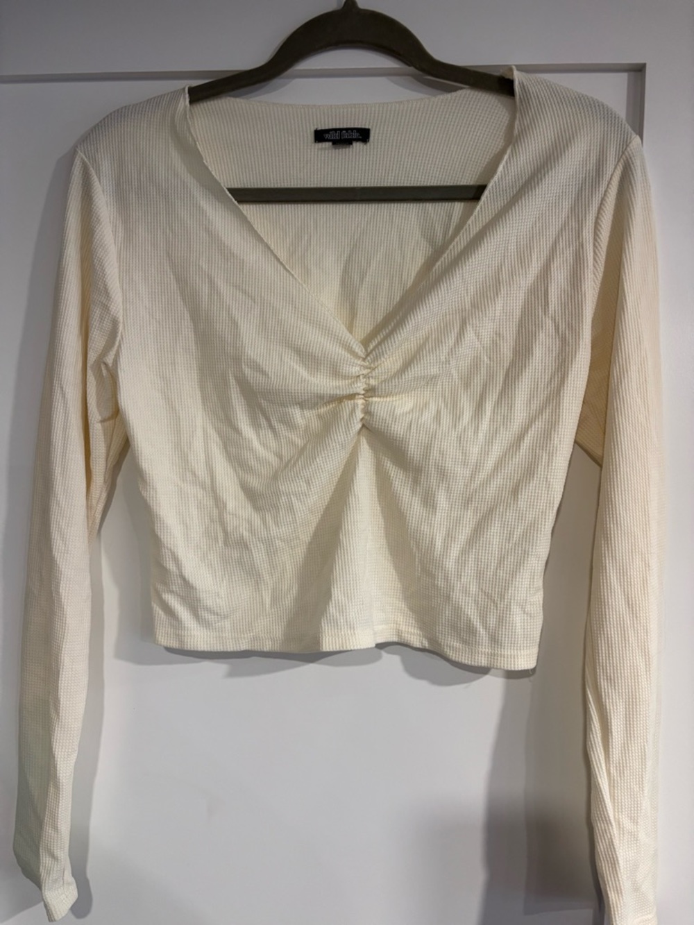 wild fable Cream Ruched V-Neck Long Sleeve Top